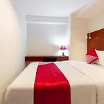 Oyo Flagship 1481 Apartemen Sentraland Medan